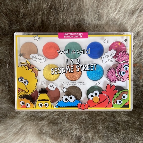 NEW Limited Edition Wet & Wild x Sesame Street Makeup Bundle - Picture 10 of 13